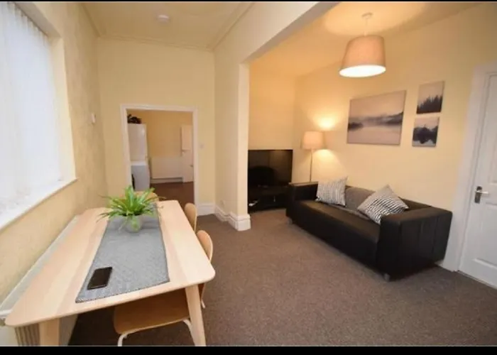 Beautiful 4 Bedroom Victorian Sleeps 7 Stockport マンチェスター