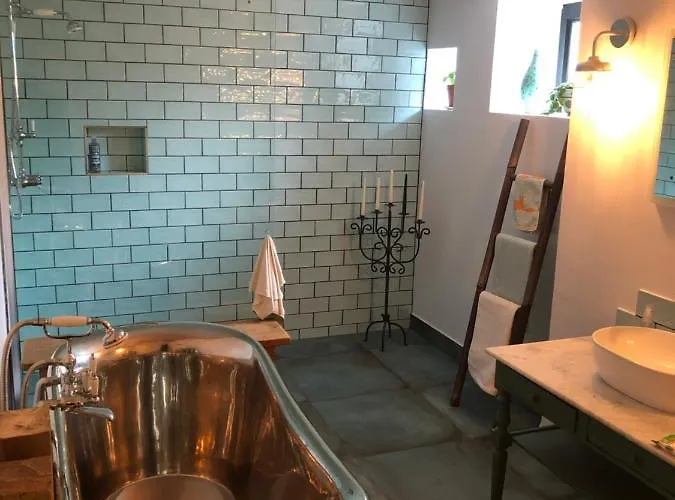 Апартаменты Chorlton Garden Rooms. Relax, Work, And Play. *