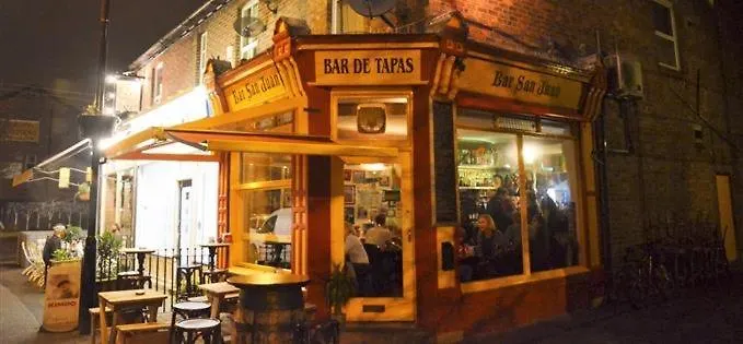 Chorlton Garden Rooms. Relax, Work, And Play. شقة مانشستر