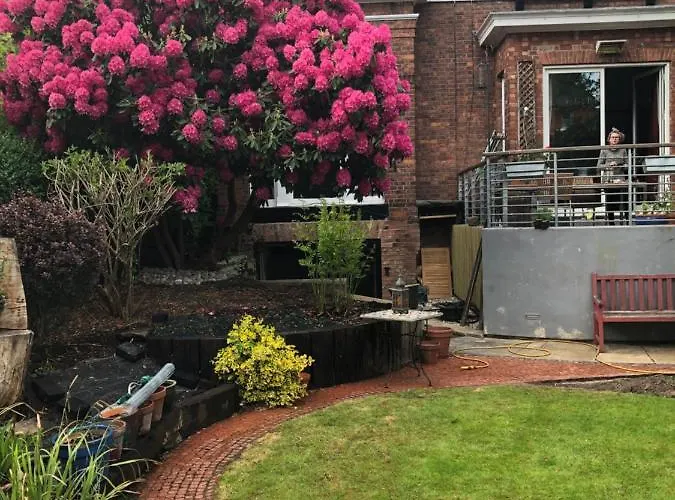 Апартаменты Chorlton Garden Rooms. Relax, Work, And Play. Манчестер