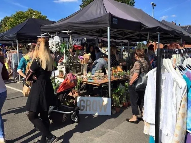 Апартаменты Chorlton Garden Rooms. Relax, Work, And Play. *