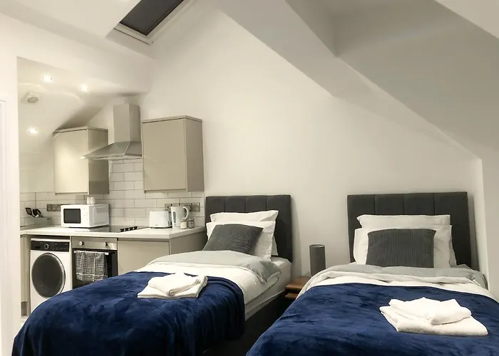 10min To - Free Parking - Private - Contractor Friendly