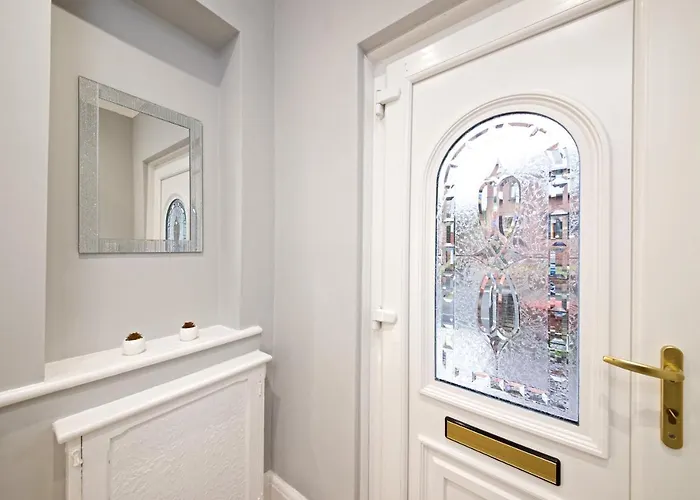 Beautiful Cozy With Free Parking *