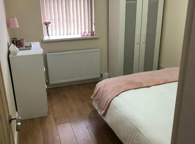 Big Rusholme With Tv And Private Bathroom-parking&wifi