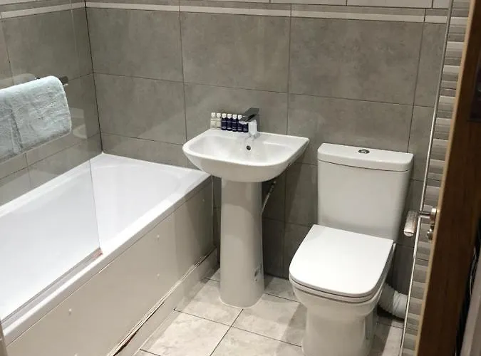 Big Rusholme With Tv And Private Bathroom-parking&wifi