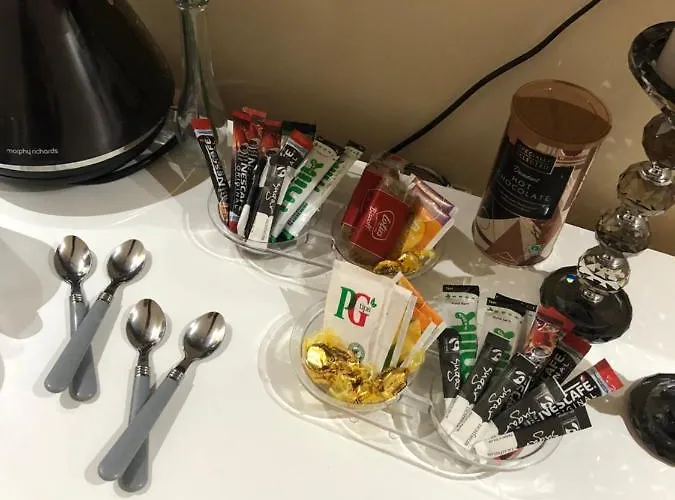 Bed and Breakfast Big Rusholme With Tv And Private Bathroom-parking&wifi Μάντσεστερ