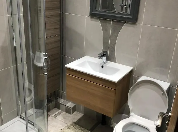 Big Rusholme With Tv And Private Bathroom-parking&wifi