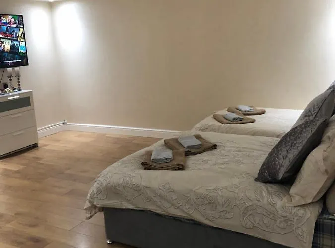 Big Rusholme With Tv And Private Bathroom-parking&wifi