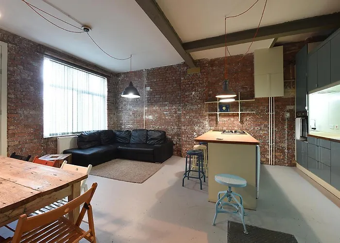 Mason Street Sleeps 16