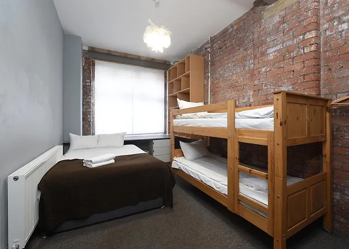 Mason Street Sleeps 16 *