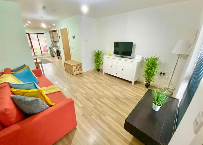 Spacious 5 Bed Townhouse Manchester, Salford Qauys - Two Bedroom With Parking Mánchester