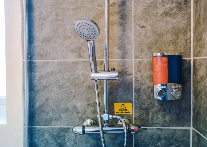 Bright&modern Contractor House By Niji Short *