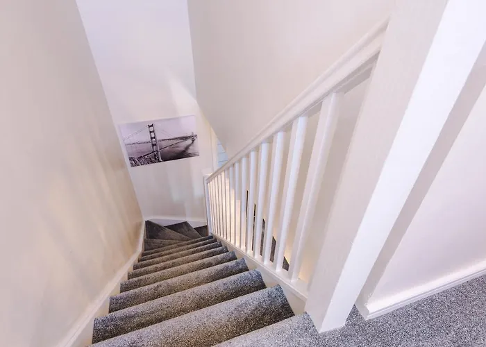 Bright&modern Contractor House By Niji Short *