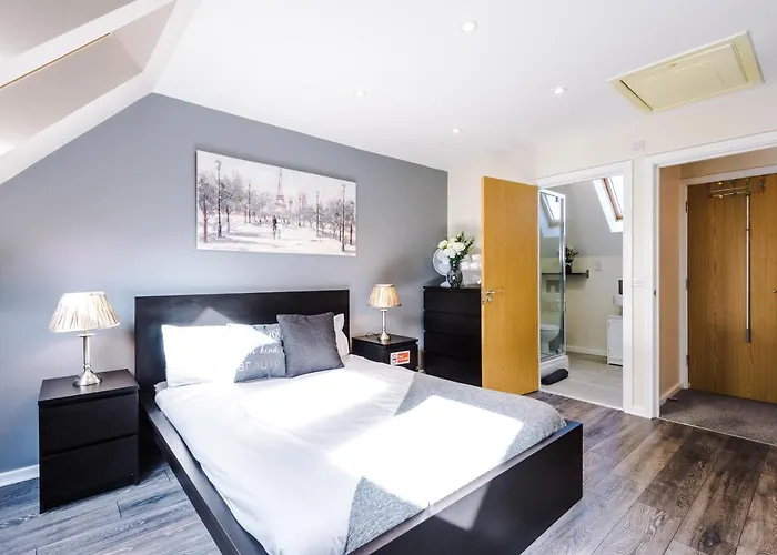 Bright&modern Contractor House By Niji Short