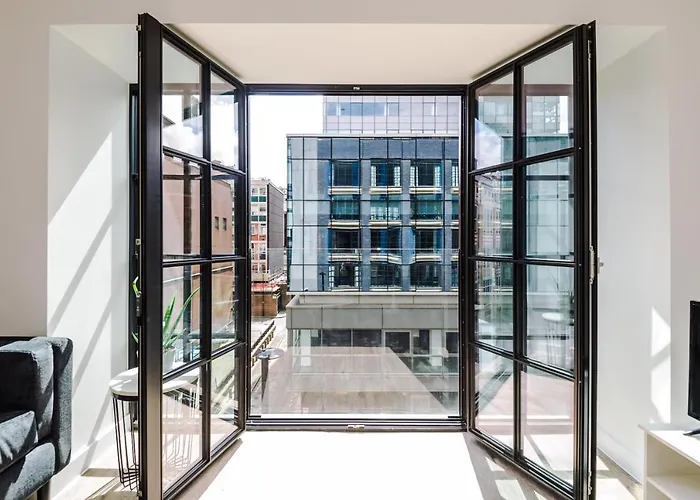 Hilltop Serviced - Piccadilly Apartmán *