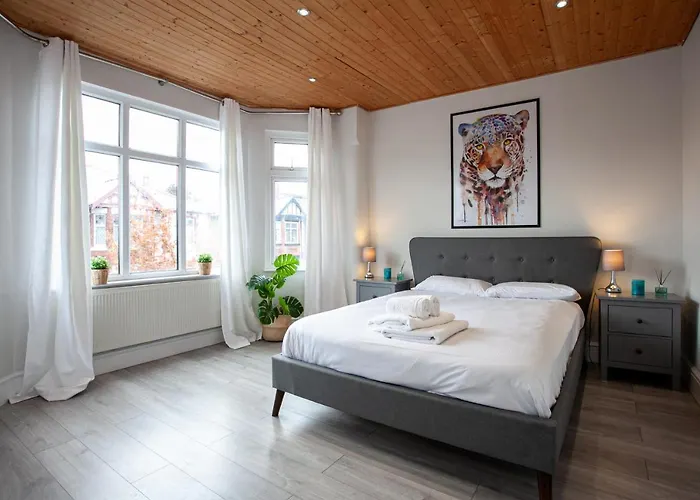 The Safari House - Your Ultimate Relaxation Destination マンチェスター