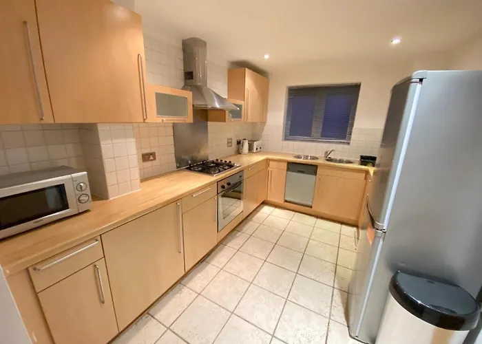 Large 5-bed Centre Townhouse With Secure Parking بيت للعطل