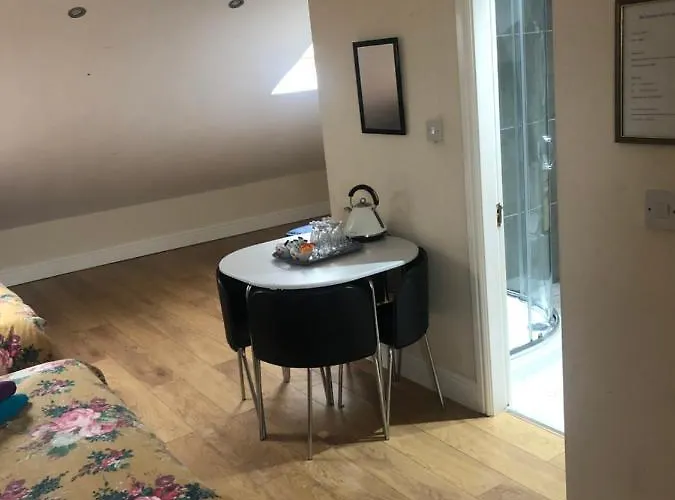 Bed & Breakfast Big Rusholme With Tv And Private Bathroom-parking&wifi *