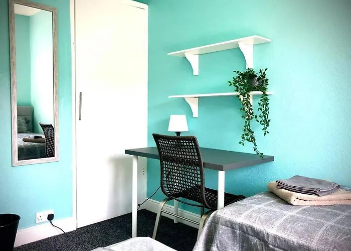 Prázdninový dům The Pad - 3br Entire House With Parking