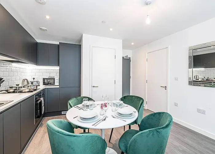 Insignia By Guestz *