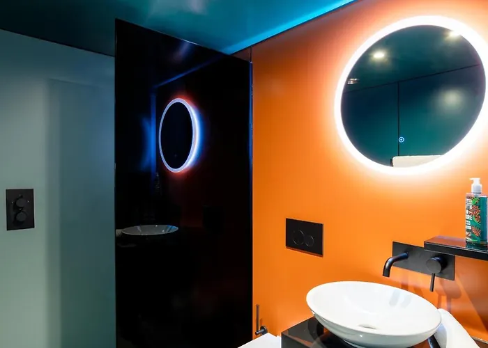 فندق Yotel Deansgate 4*