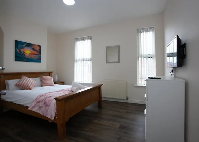 6 Bedroom House 10min Drive From Centre 度假居 曼彻斯特