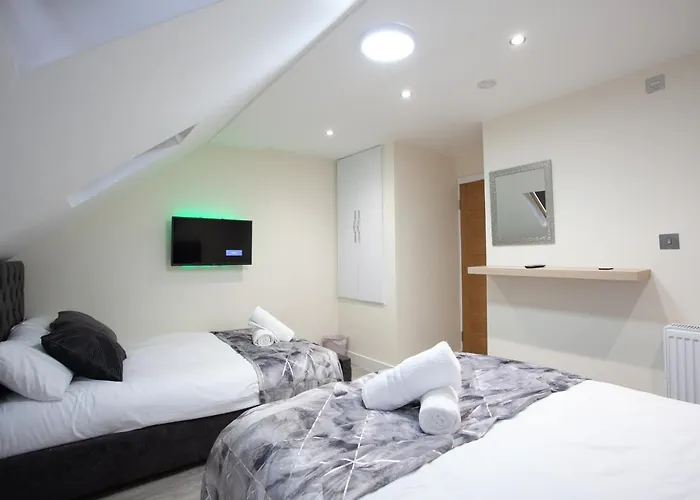 6 Bedroom House 10min Drive From Centre 度假居