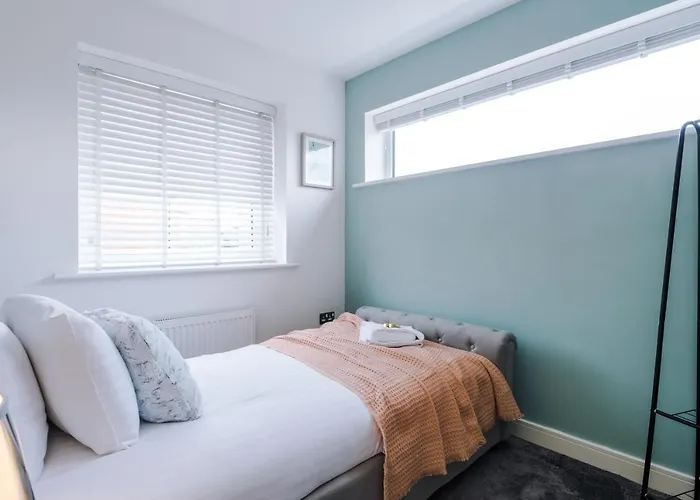 Coop Live Arena & Etihad Stadium 4bedroom Townhouse With Free Parking Vakantiehuis *