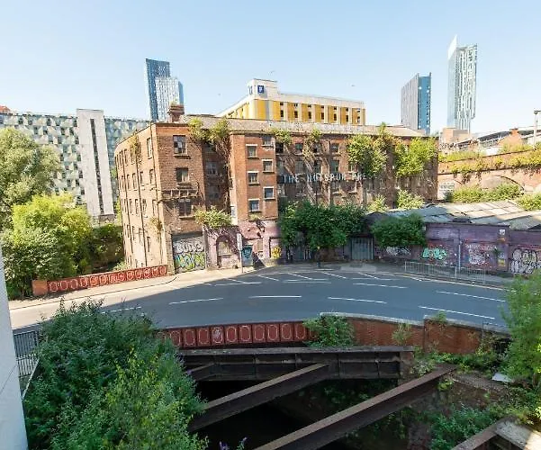 The Assembly Oasis Holding Апартаменты