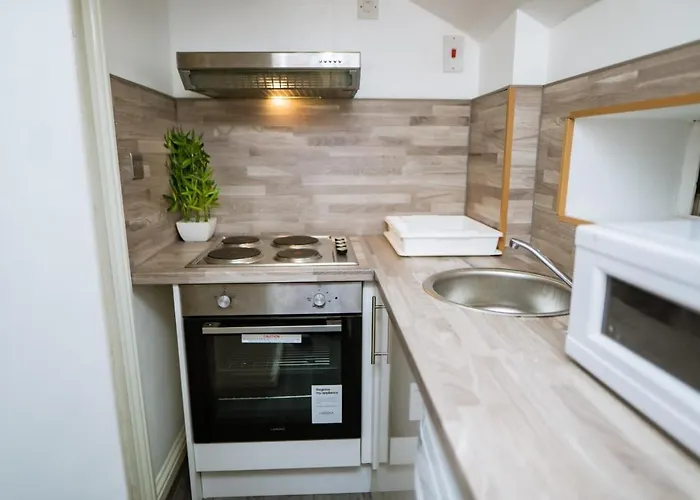 City-centre With Dedicated Workspace, Sleeps 4 شقة مانشستر