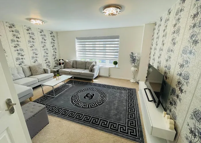 Semesterbostad Watan - Spacious 3 Bedrooms Entire House With Beautiful Outdoor Garden *