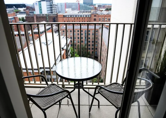 Onpoint - Spacious 2 Bedroom Apt - City Centre With Balcony * Манчестер