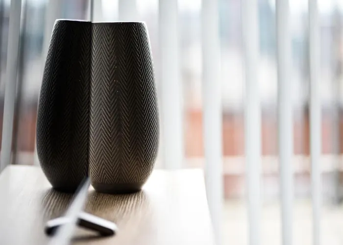 Onpoint - Spacious 2 Bedroom Apt - City Centre With Balcony Apartamento *