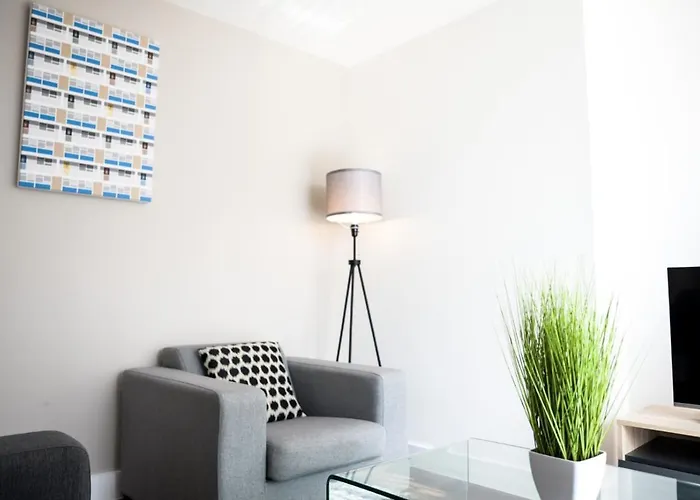 Onpoint - Spacious 2 Bedroom Apt - City Centre With Balcony Апартаменты *