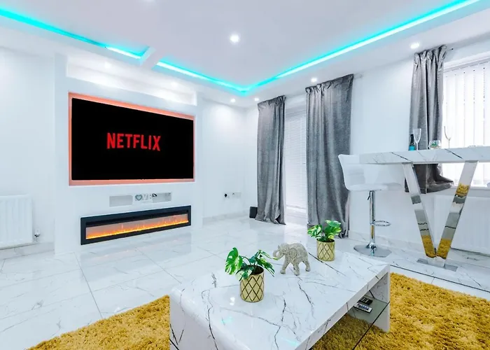 Luxury 3 Bedroom House Close To Center 맨체스터