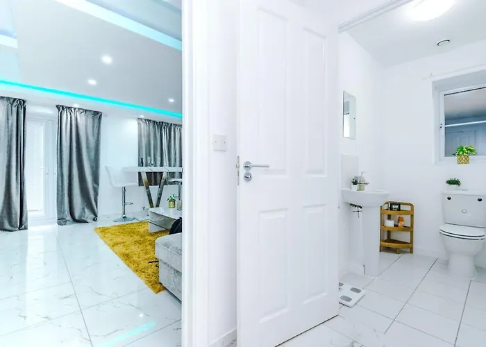 Luxury 3 Bedroom House Close To Center 맨체스터