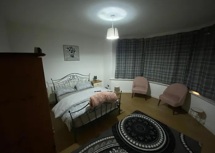 Lovely 2 Bedroom With Free Parking * Manchester