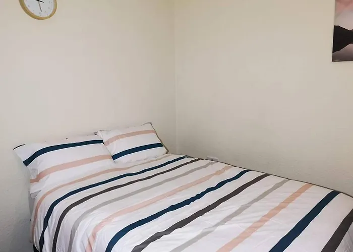 Σπίτι διακοπών House - Close To Centre Sleeps 6 & Parking