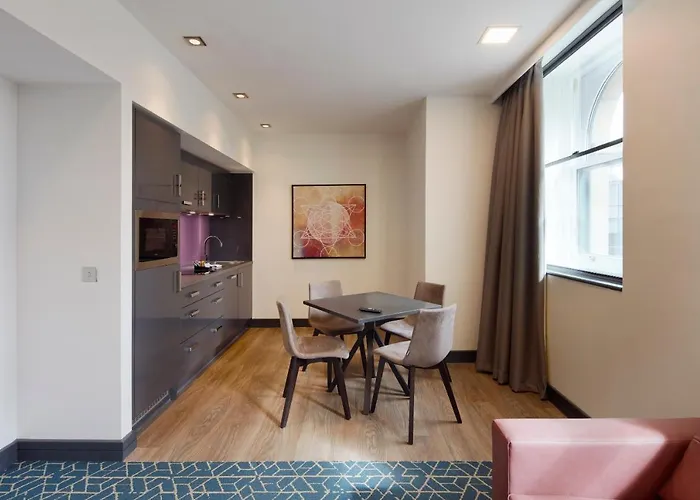 Roomzzz Victoria Appart hôtel 4*