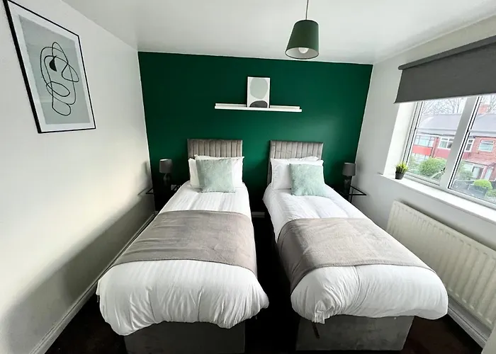 Spacious 3-bedroom House With 5 Beds And Sofa-bed *