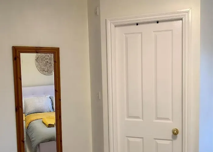 Semesterbostad Spacious And Amazing 4 Bedroom Detached House