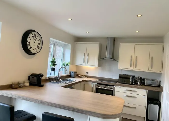 Semesterbostad Spacious And Amazing 4 Bedroom Detached House