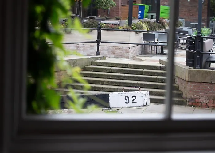 Lock Keepers - Detached House In The Holiday home Manchester