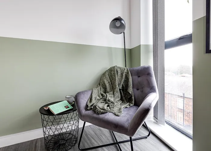 Stunning 2 Bed With Free Parking Close To Cc *