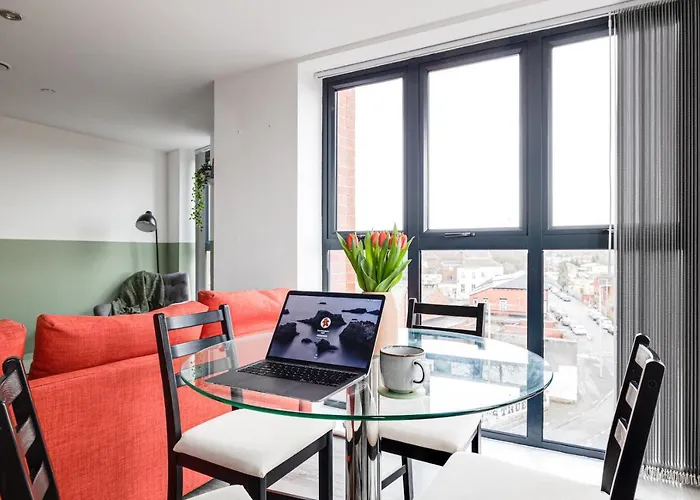 Stunning 2 Bed With Free Parking Close To Cc * Manchester