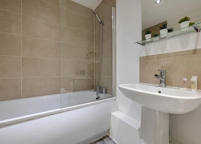 Stunning 2 Bed With Free Parking Close To Cc 맨체스터