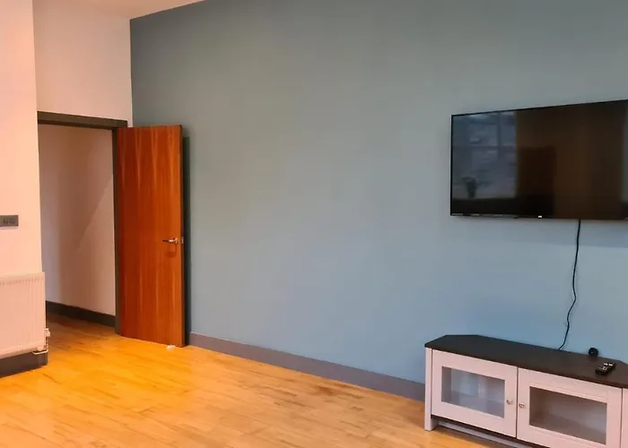 Spacious, Bright And Airy Centre Flat. Unique Converted Mill. * Manchester