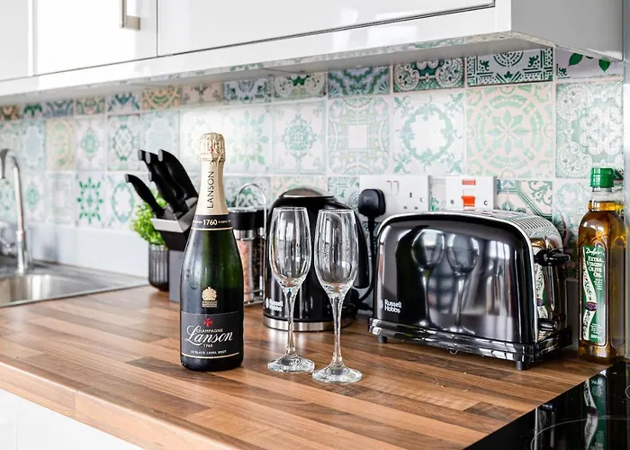 Stunning 2 Bed With Free Parking Close To Cc 아파트 맨체스터