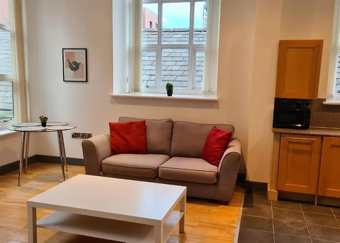 Spacious, Bright And Airy Centre Flat. Unique Converted Mill. 公寓 *