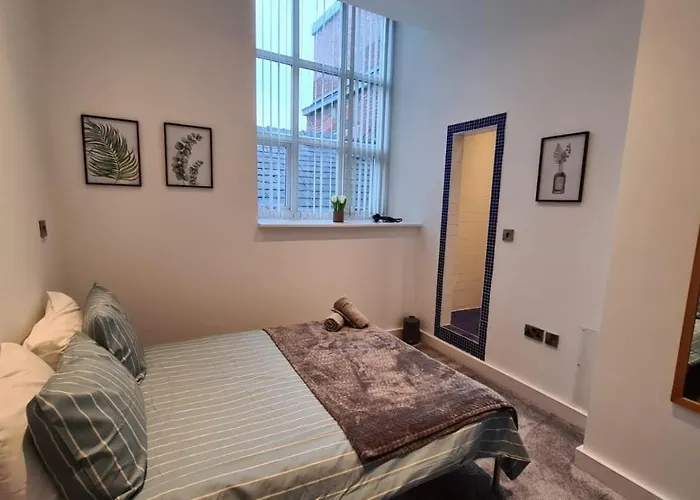 Spacious, Bright And Airy Centre Flat. Unique Converted Mill. 公寓 *